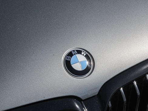 Used 2023 BMW M550i xDrive w/ Executive Package AWD/4WD image 11