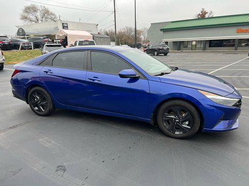 Used 2023 Hyundai Elantra SEL image 10
