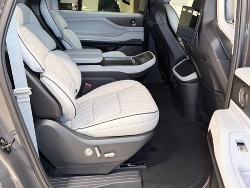 New 2026 Lincoln Navigator L Black Label image 16