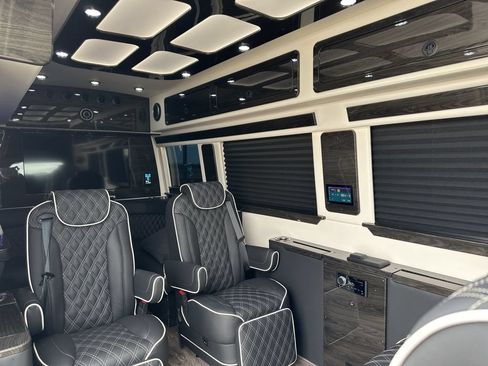 Used 2023 Mercedes-Benz Sprinter 3500 image 57