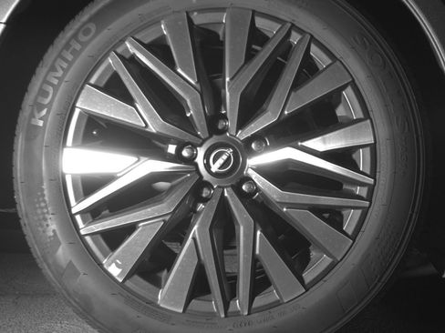 Used 2025 Nissan Altima 2.5 SV FWD image 12