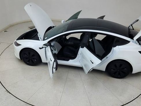 Used 2025 Tesla Model 3 image 85