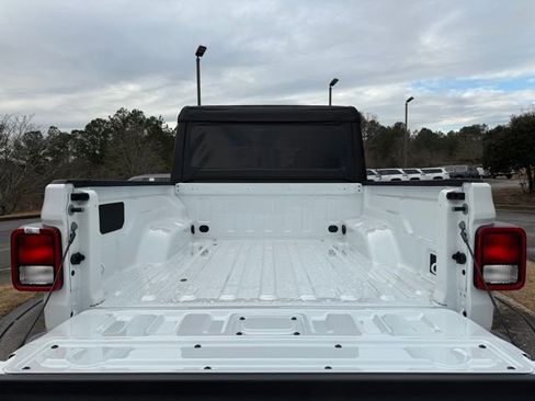 New 2026 Jeep Gladiator Sport AWD/4WD image 30