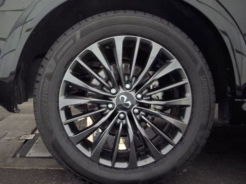 Used 2023 INFINITI QX80 Sensory w/ Cargo Package image 12