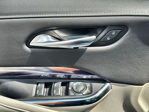 Used 2023 Cadillac XT4 Luxury w/ Cold Weather Package FWD image 15
