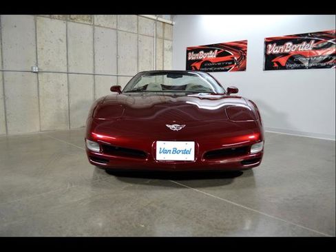 Used 2003 Chevrolet Corvette Convertible w/ Preferred Equipment Group1 image 3