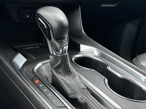 Used 2023 Chevrolet Traverse LT image 22