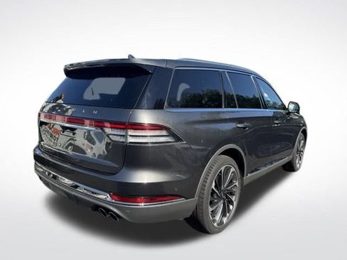 Used 2020 Lincoln Aviator Reserve w/ Equipment Group 202A image 4