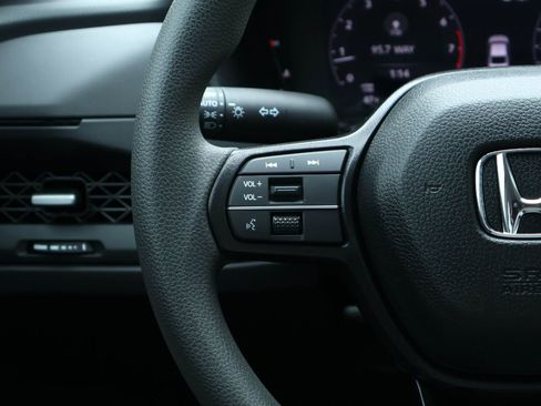 Used 2025 Honda Accord SE image 22