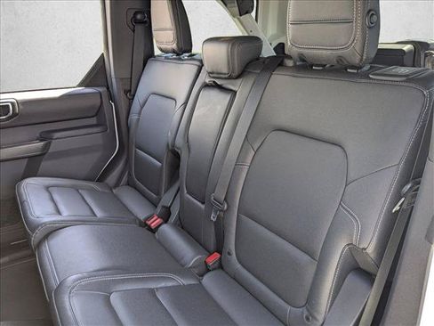 Used 2025 Ford Bronco Badlands AWD/4WD image 19