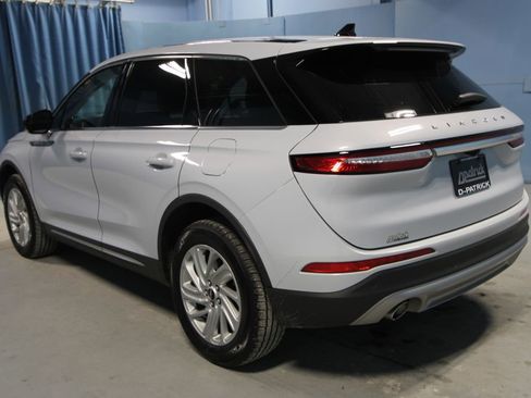 Used 2025 Lincoln Corsair AWD image 33