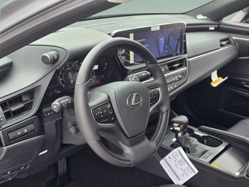 New 2025 Lexus ES 350 Ultra Luxury image 9