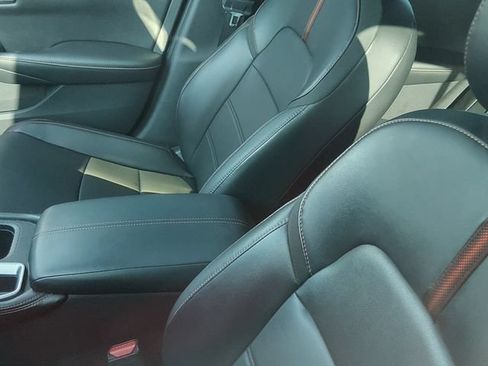 Certified 2022 Nissan Sentra SR w/ SR Premium Package FWD image 10