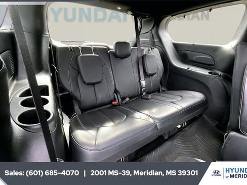 Used 2020 Chrysler Pacifica Touring-L w/ S Appearance Package image 20