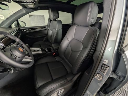 New 2026 Porsche Macan AWD/4WD image 5