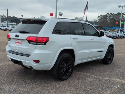 Used 2019 Jeep Grand Cherokee Altitude image 5