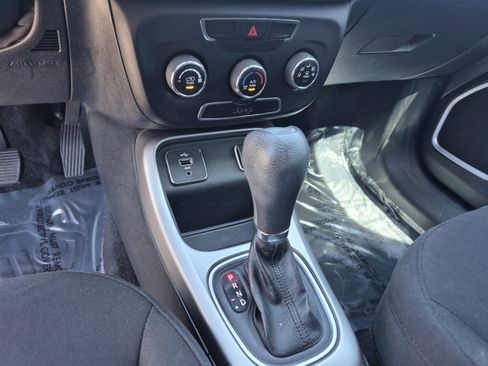 Used 2018 Jeep Compass Sport FWD image 12