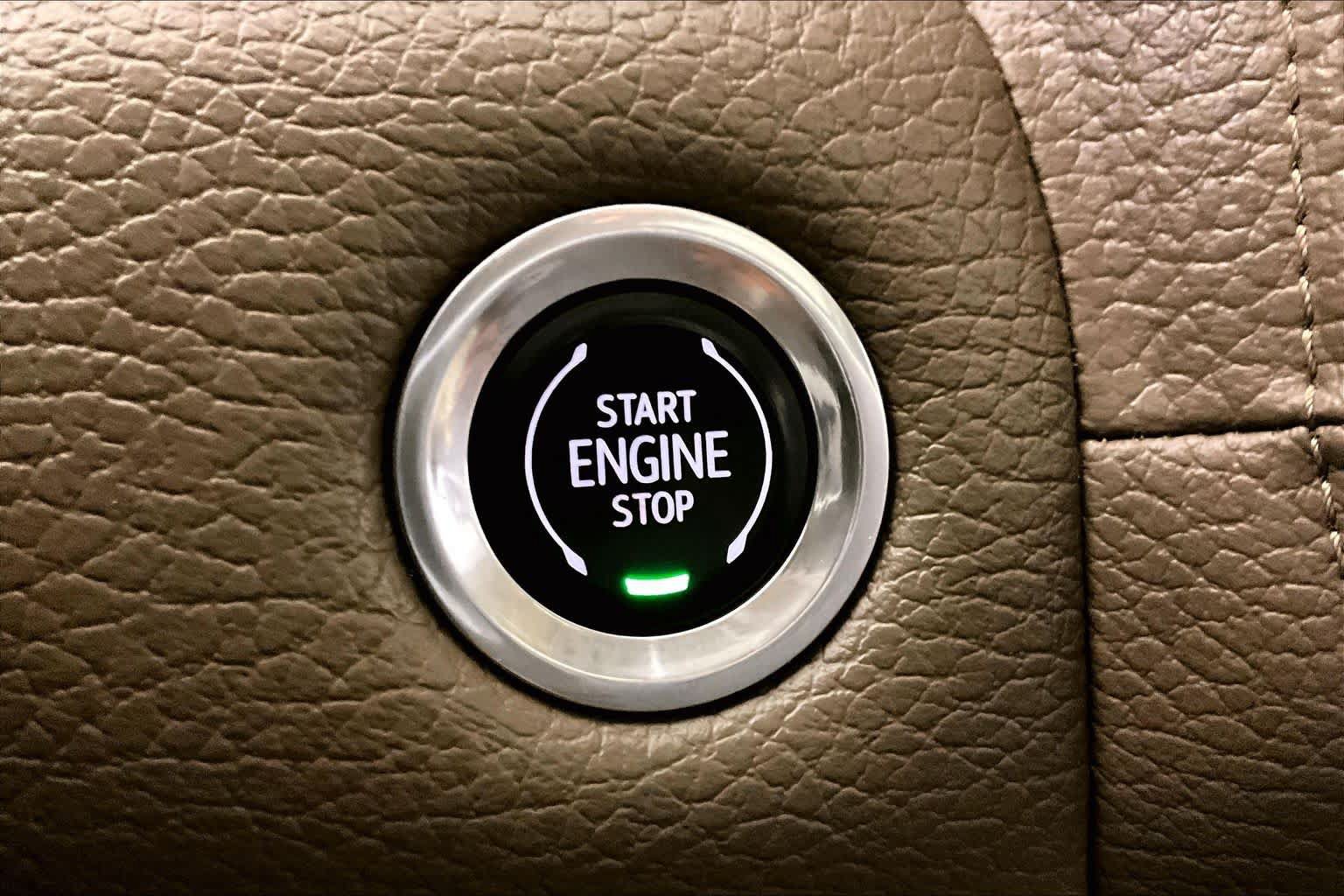 Used 2021 GMC Yukon Denali w/ Denali Premium Package RWD image 30