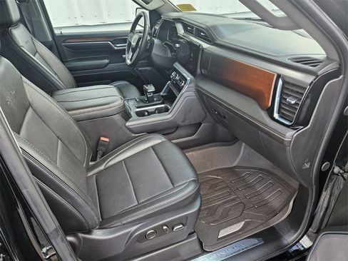Used 2024 GMC Sierra 1500 Denali w/ Denali Reserve Package image 11