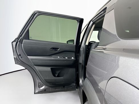 Used 2025 Nissan Pathfinder SV FWD image 25