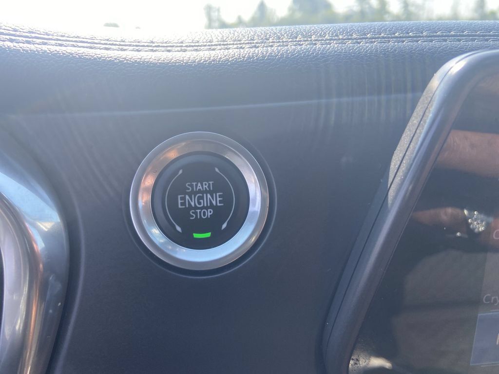 Certified 2021 Chevrolet Blazer LT AWD/4WD image 17
