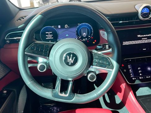 Used 2023 Maserati Grecale Modena AWD/4WD image 11