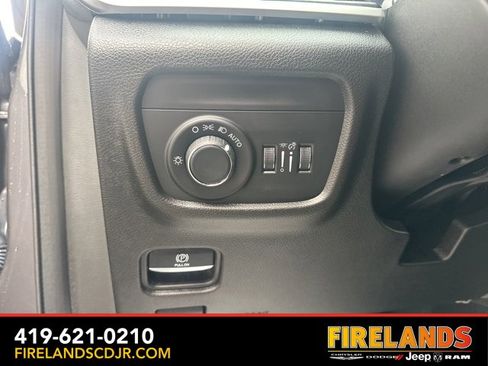 Used 2023 Jeep Grand Cherokee L Laredo w/ Luxury Tech Group I image 23