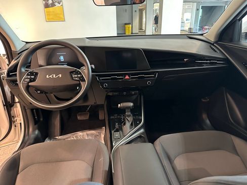 Used 2026 Kia Niro LX FWD image 32