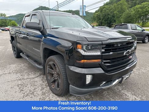 Used 2017 Chevrolet Silverado 1500 LT w/ All Star Edition AWD/4WD image 7