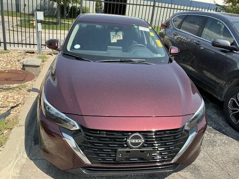 Used 2025 Nissan Sentra SV FWD image 3