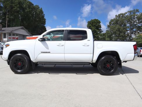 Used 2022 Toyota Tacoma SR5 image 3