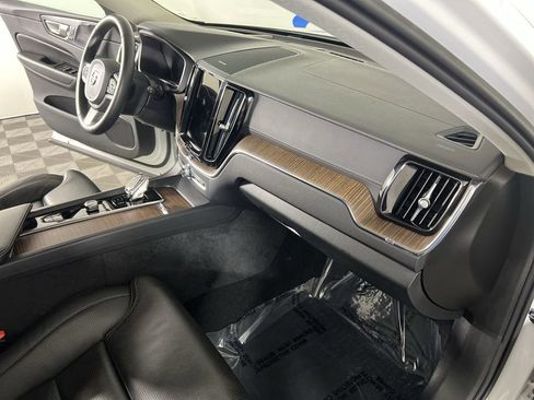 Used 2023 Volvo XC60 B6 Ultimate AWD/4WD image 29