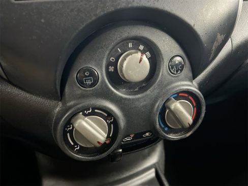 Used 2013 Nissan Versa SV image 14