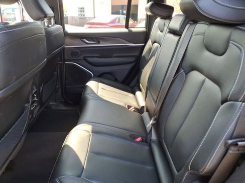 Used 2024 Jeep Grand Cherokee Limited 4xe AWD/4WD image 6