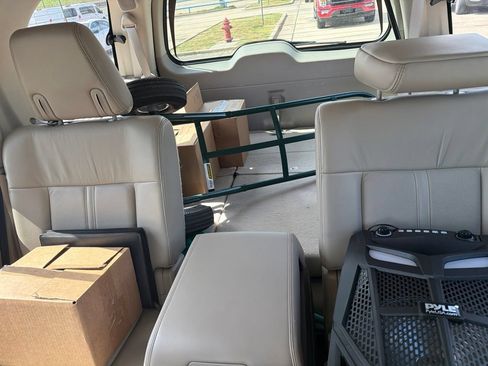 Used 2017 Lincoln Navigator Select RWD image 21