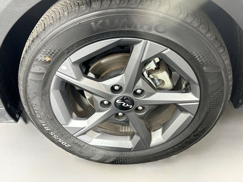 Used 2025 Kia K4 LXS image 11