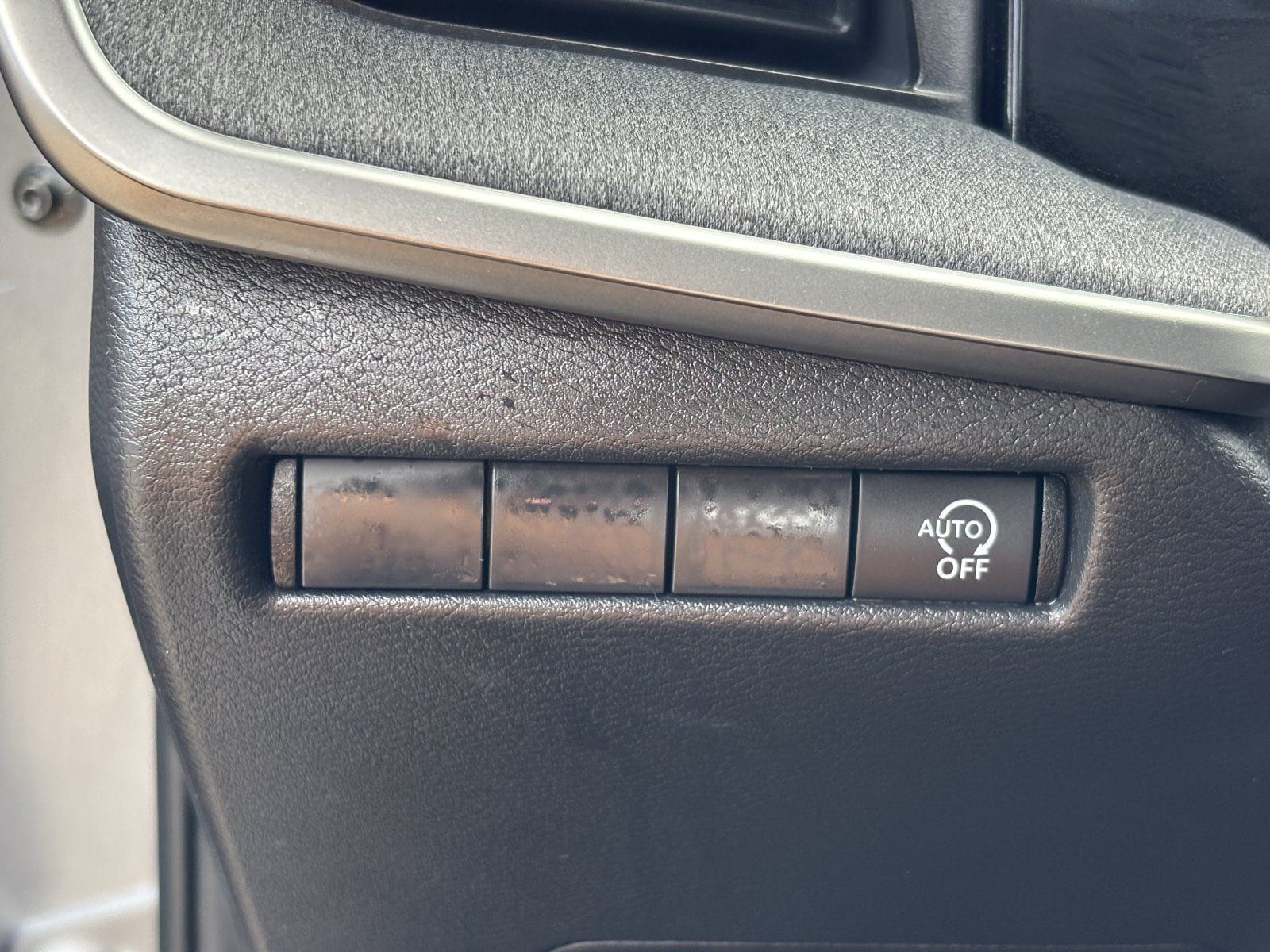 Certified 2026 Nissan Kicks SV FWD image 33