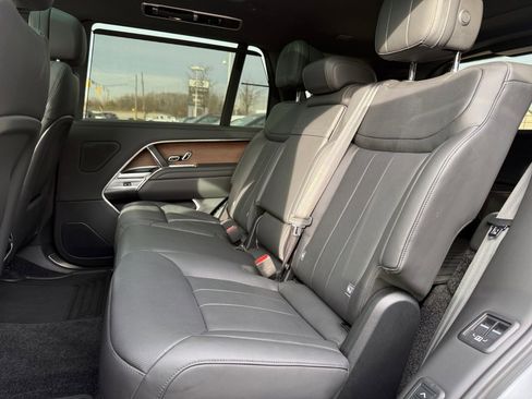 Used 2024 Land Rover Range Rover Long Wheelbase SE image 30