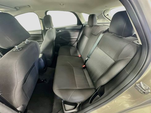 Used 2015 Ford Focus SE FWD image 25