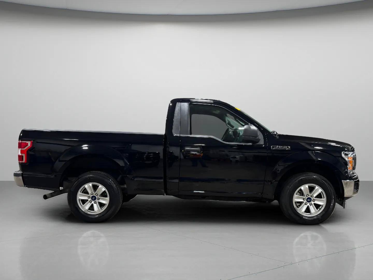 Used 2018 Ford F150 XL w/ Equipment Group 101A Mid RWD image 2