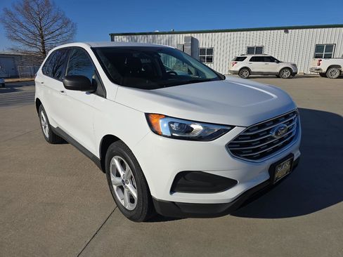 Used 2021 Ford Edge SE image 9