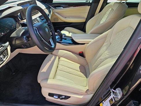 Used 2023 BMW 530i w/ Convenience Package image 16