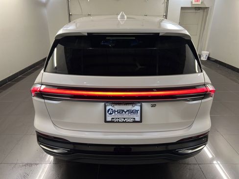 New 2026 Lincoln Nautilus Premier image 5