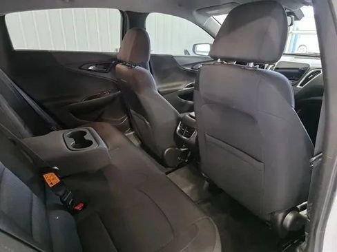 Used 2018 Chevrolet Malibu LT image 31