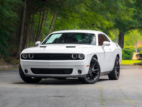 Used 2017 Dodge Challenger SXT Plus RWD image 2