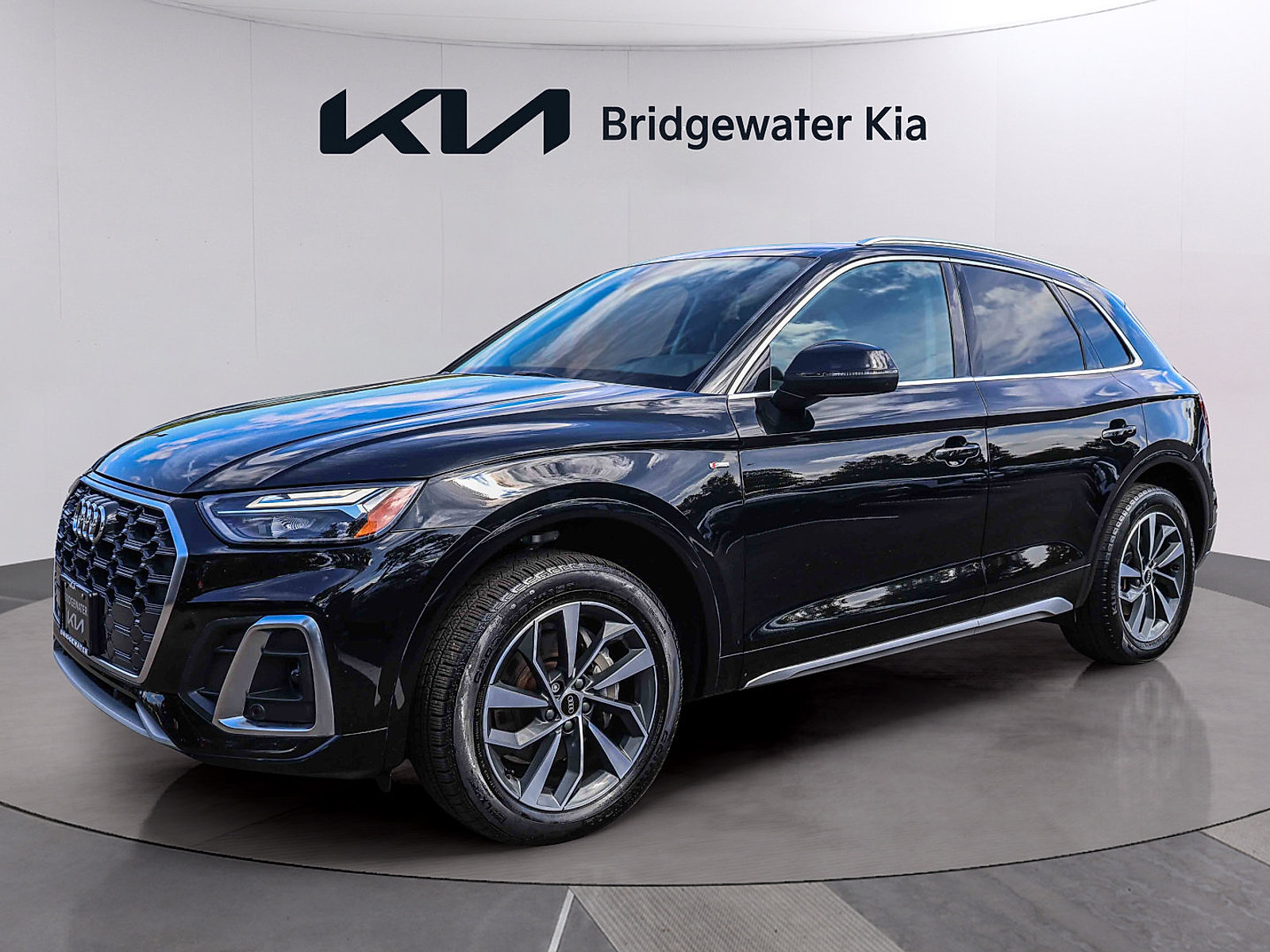 Used 2022 Audi Q5 2.0T Premium AWD/4WD image 3
