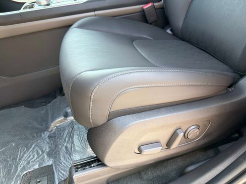 New 2026 Kia Carnival EX image 16