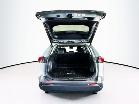 Used 2022 Toyota RAV4 XLE Premium image 30