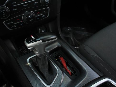 Used 2018 Dodge Charger R/T RWD image 28