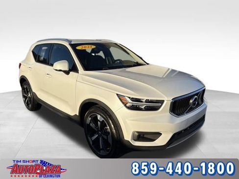 Used 2021 Volvo XC40 T4 Momentum w/ Protection Package Premier FWD image 8